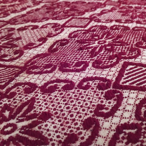 Caramel blankets like new, set of 2, dark red