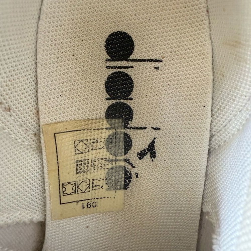 Diadora white athletic shoes like new, suede leather size 36
