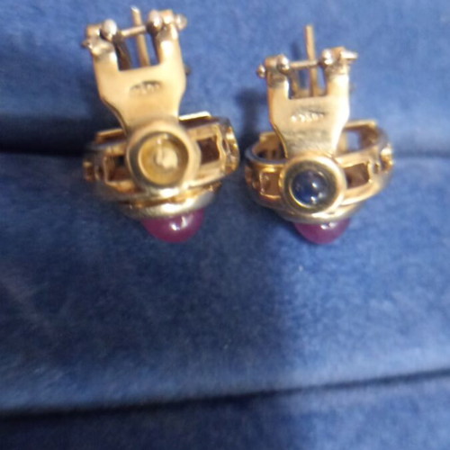 18K Gold Earrings with Rubies like new