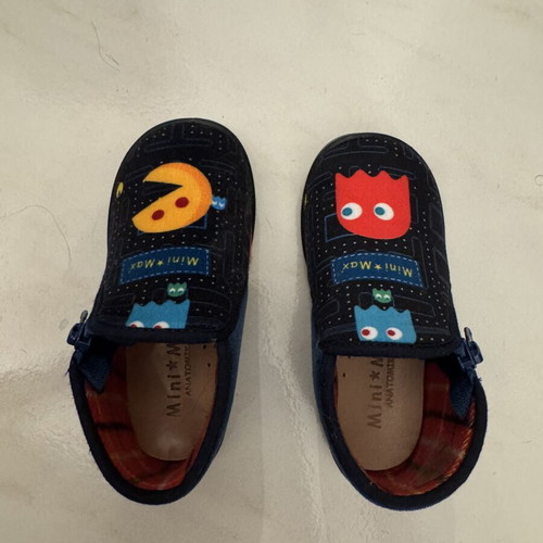 Mini Max Anatomical Baby Slippers Size 26 Like New