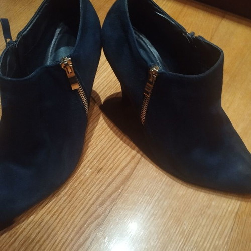 Blue suede ankle boots like new, size 39