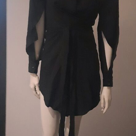 Dress with open sleeve like new