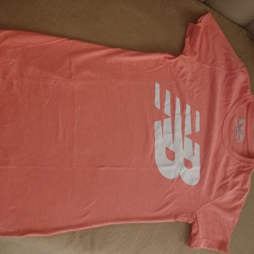 Coral athletic t shirt New Balance like new, size XS