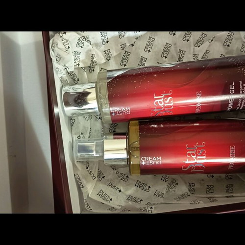 Stardust Aura gift set with shower gel and body mist, new