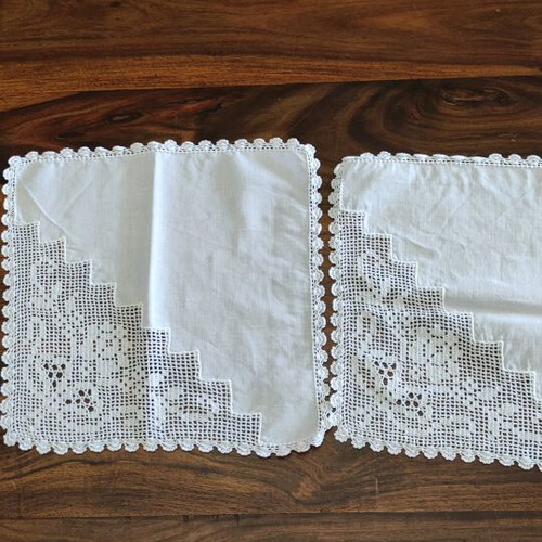 Table linens white embroidery like new, set of 2 pieces