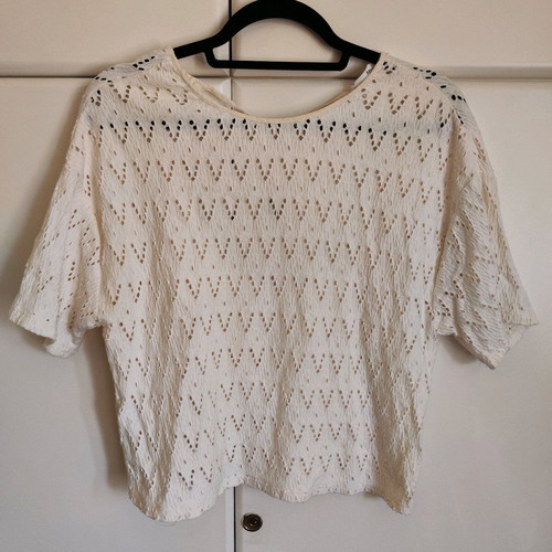 Mango (MNG) Crochet top with open back like new, size M