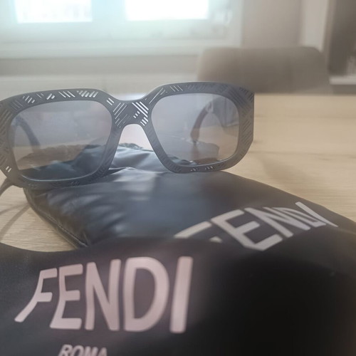 Fendi sunglasses new, gray