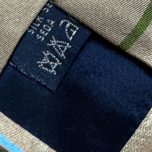 Tie in excellent condition