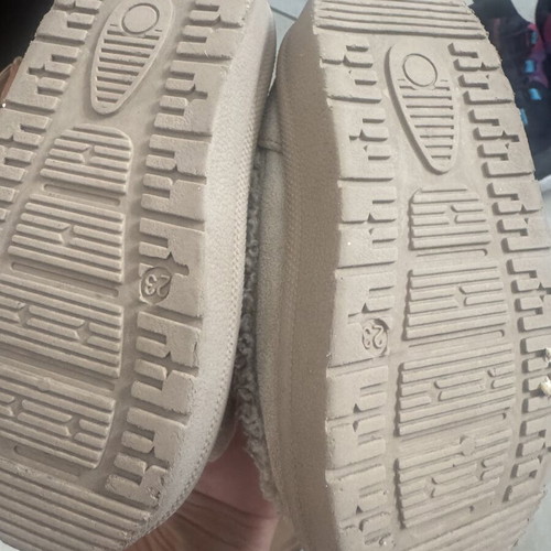 Girls' shoes pack of 6, sizes 22-23, like new