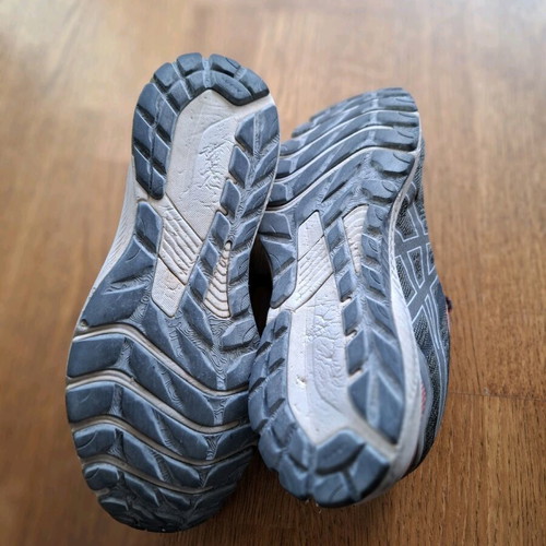 Asics αθλητικά παπούτσια μεταχειρισμένα, μέγεθος 44, μοντέλο GT-1000