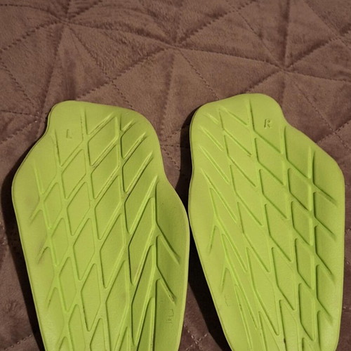 Nike Protegga Pro football shin guards like new, size S, yellow