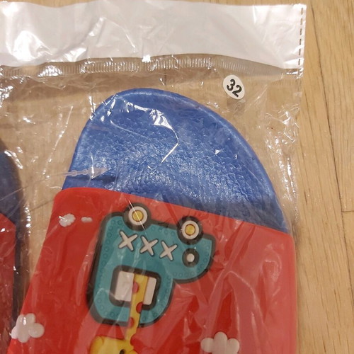 Children's flip flops new, size 32