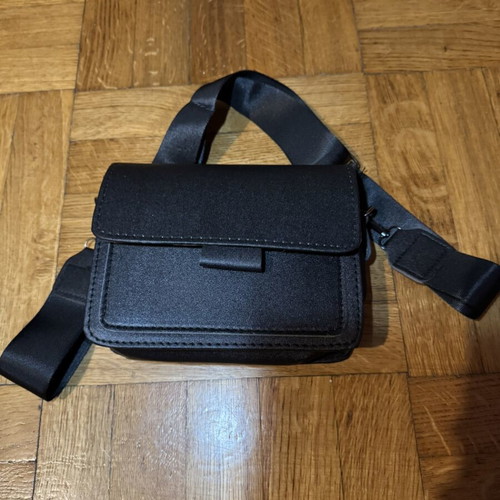 Black shoulder bag like new, can be used as handbag