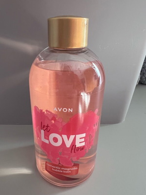 Avon bubble bath with magnolia scent new, sealed