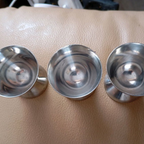 Vintage chrome egg cup set of three like new