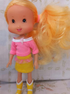 Banana Candy Country Fun doll Playmates 2007 like new