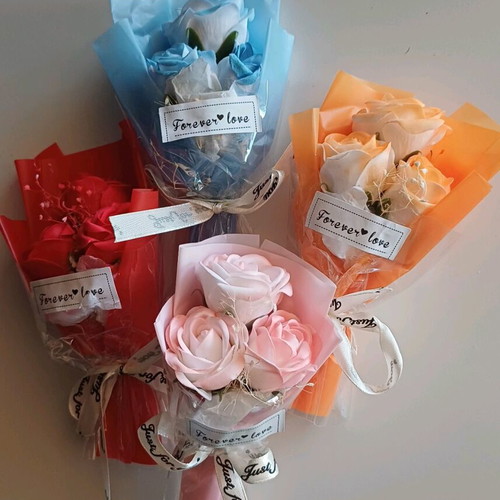 Set of 4 rose arrangements made of soap leaf new