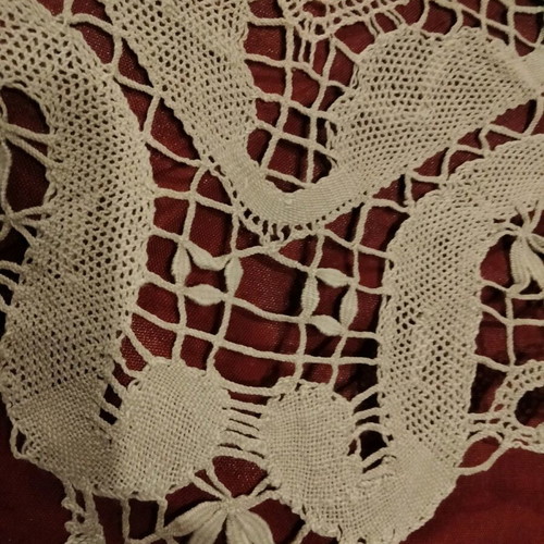 Vintage trousseau doilies like new, set of 8 with intricate work