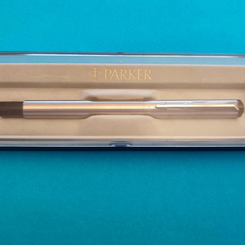 Parker Silver pen like new with instructions and case