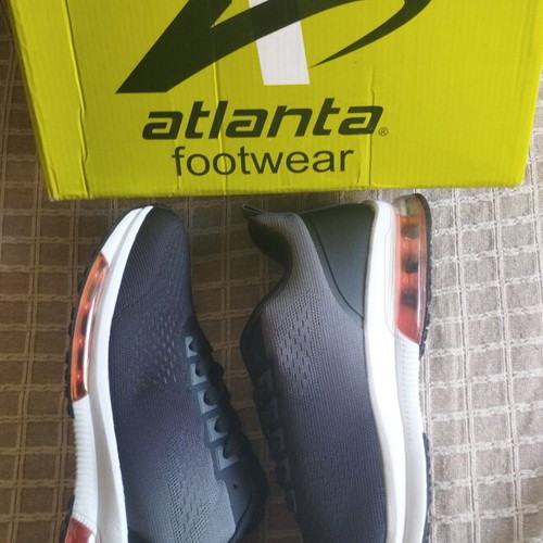 Atlanta footwear athletic shoes with vapor memory foam, sizes 42 & 43