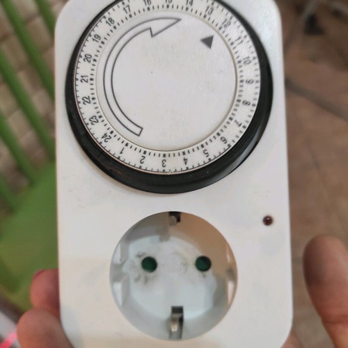 Socket with timer used