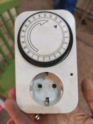 Socket with timer used