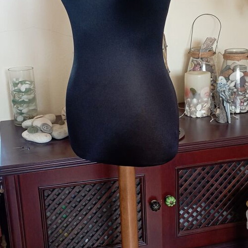 Female display bust with solid wooden base