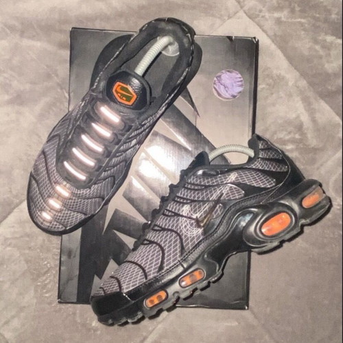 Nike Tn Air Max Plus 2021 3D Swoosh σαν καινούργιο, μέγεθος 42, μαύρο και γκρι