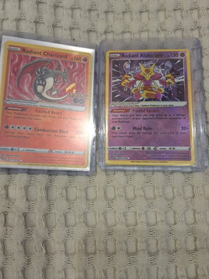Κάρτες Pokémon Radiant Charizard και Radiant Alakazam holographic καινούργιες
