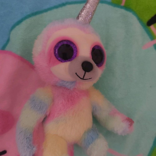 Unicorn with large eyes, like new