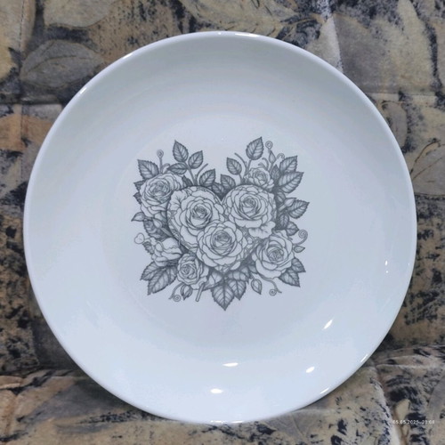Porcelain plate new, 27 cm diameter