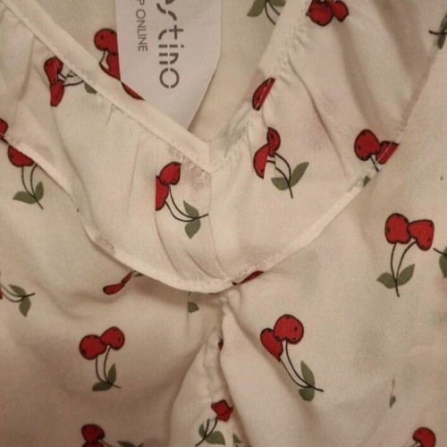 Cherry print blouse new, thin fabric, gathers and frills