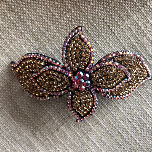 Hair clip new with rhinestones flower shape gold pink