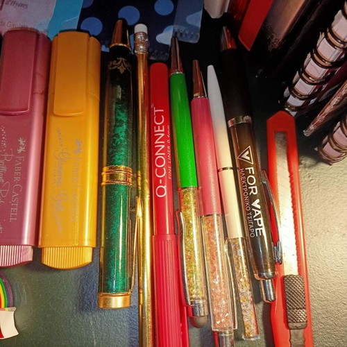 Office and school supplies set like new, over 35 pieces
