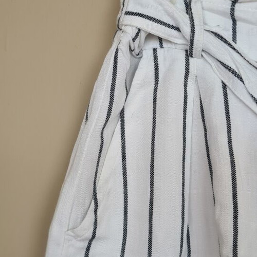 Pink Woman shorts like new, size S, white