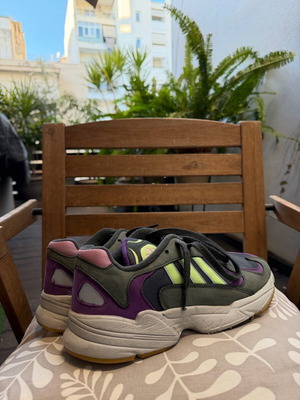 Adidas Yung-1 like new, black and purple athletic shoes size 43