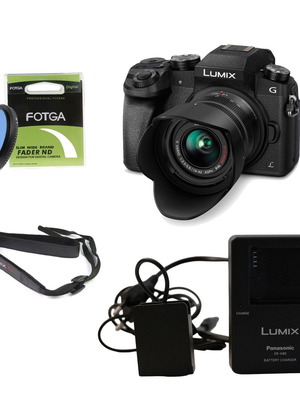 Panasonic Lumix G7 like new with kit lens and accessories