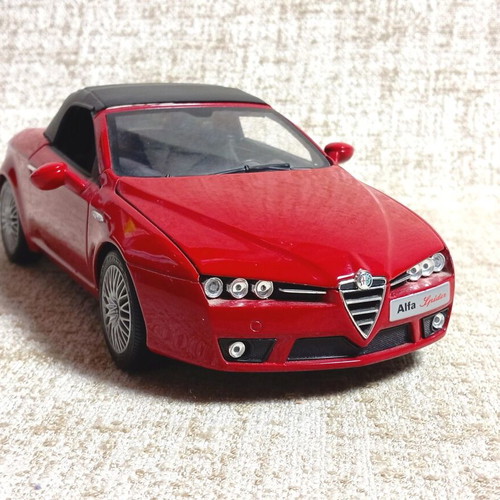 Alfa Romeo Spider NOREV 1/18 model car like new without box