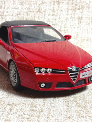 Alfa Romeo Spider NOREV 1/18 model car like new without box
