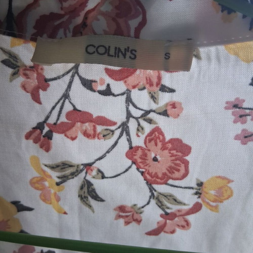 Floral summer shirt Small like new, short sleeve