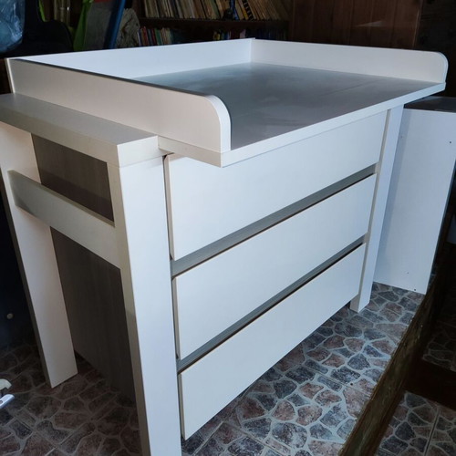Cradle & Drawer/Changing Table & Gifts