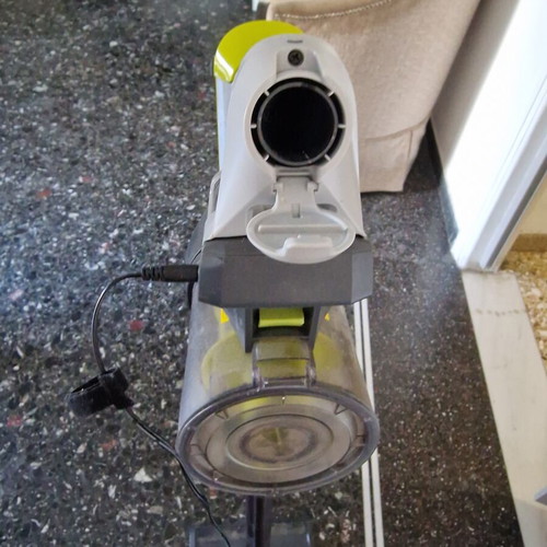 Vacuum Stick Hoover HF110H 011 cordless rechargeable vacuum like new