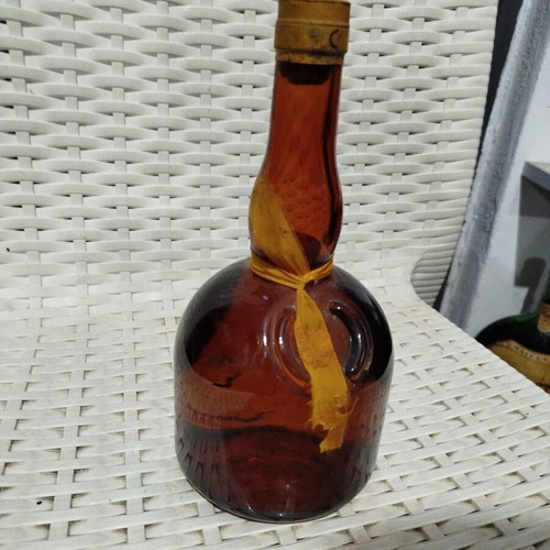 Grand Marnier liqueur Cordon Jaune 350ml old sealed bottle like new