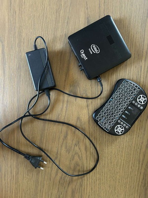 Quest Mini PC Y01 used with wireless keyboard and Logitech mouse