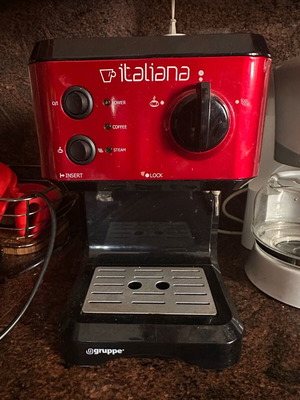 Espresso Gruppe CM 4677 Italiana used, 20 bar, red
