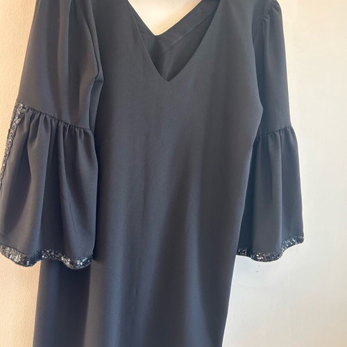 Black oversized dress new, size small, knee-length