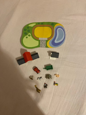 Playmobil play mat with toys