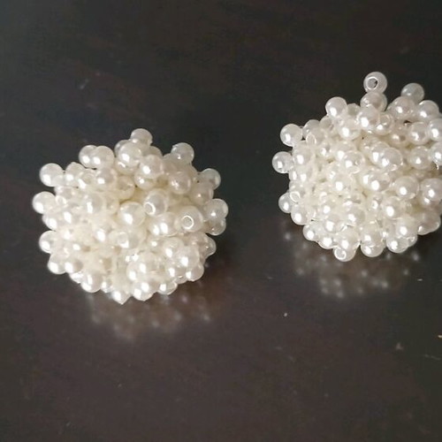 Stud earrings new with white pearls