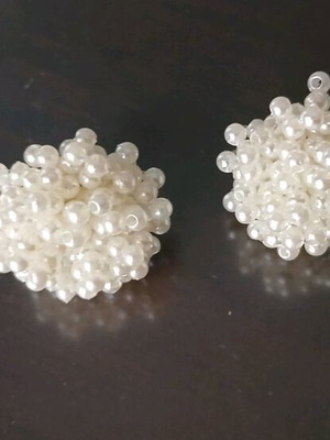 Stud earrings new with white pearls