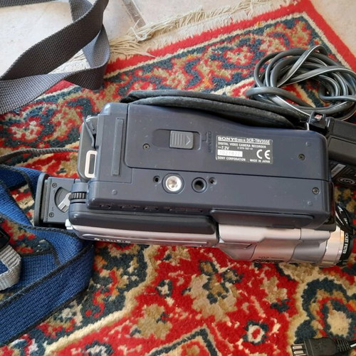 Sony Digital-8 Digital Video Camcorder DCR-TRV355E used, with charger and 2 straps